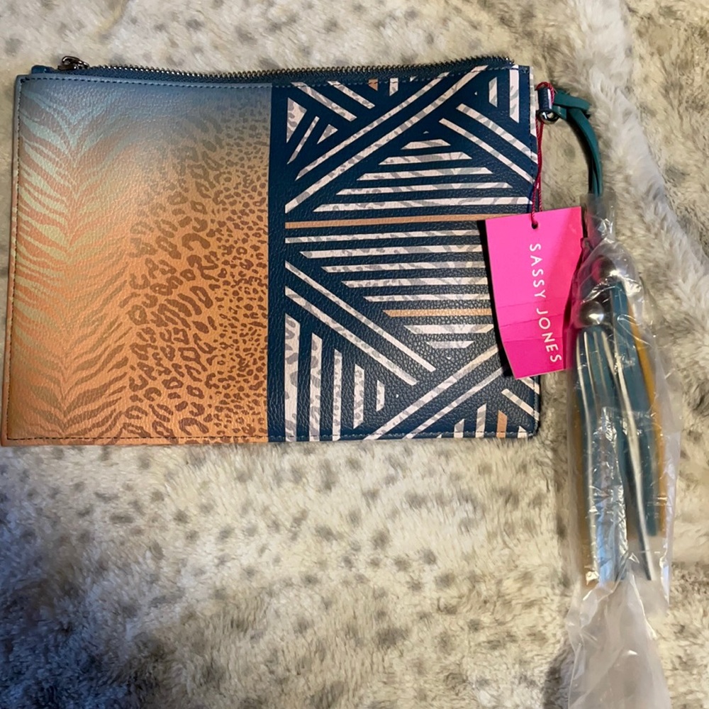 Sassy Jones clutch